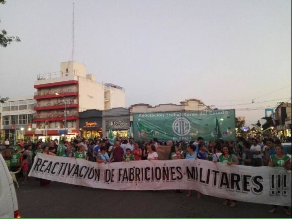 Photo of Declaran la Emergencia Laboral en Azul por los despidos en Fabricaciones Militares