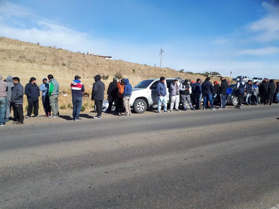 Photo of YPF: Despiden a 210 trabajadores petroleros en Santa Cruz