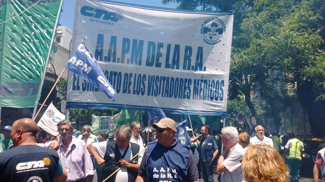 Photo of Despidos masivos en laboratorio multinacional afectarán a trabajadores de la filial argentina