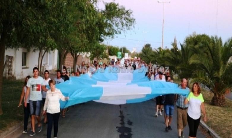 Photo of Vecinos de Huanguelén marcharon reclamando su autonomía