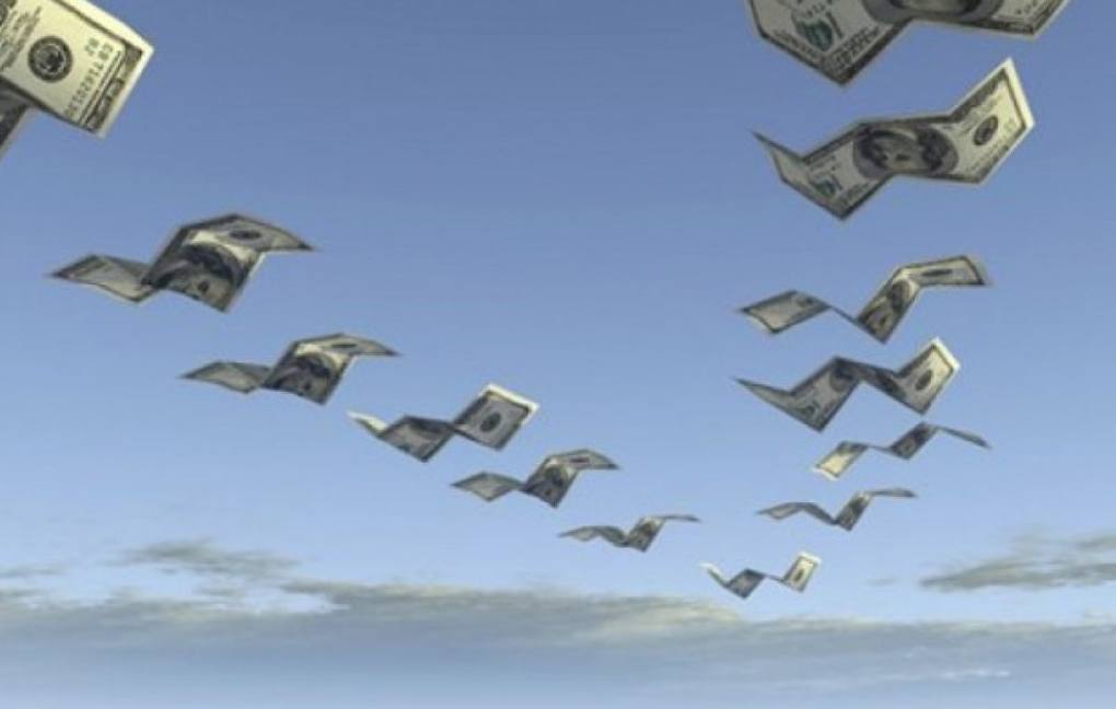 Photo of En solo 6 meses se fugaron más dólares que en todo 2018