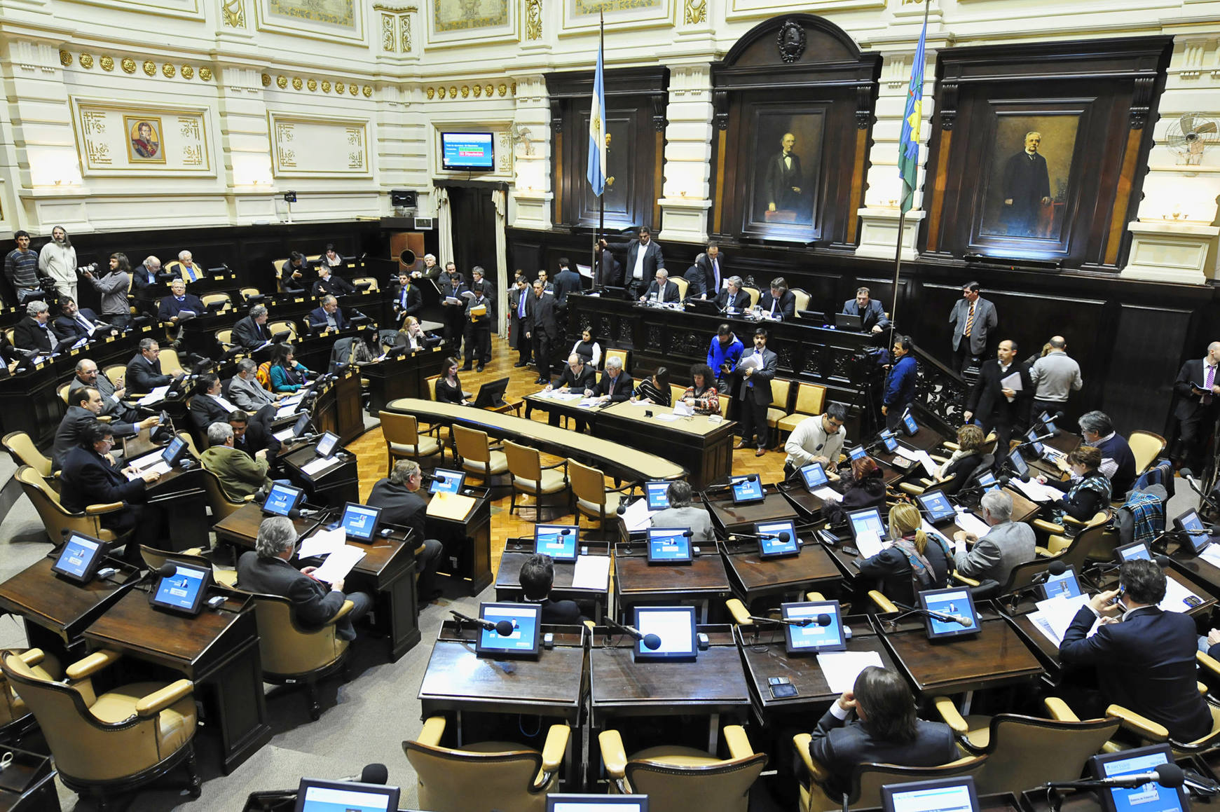 Photo of Embestida de Vidal contra el BAPRO: Diputados de UC-PJ piden informes sobre los asesores contratados