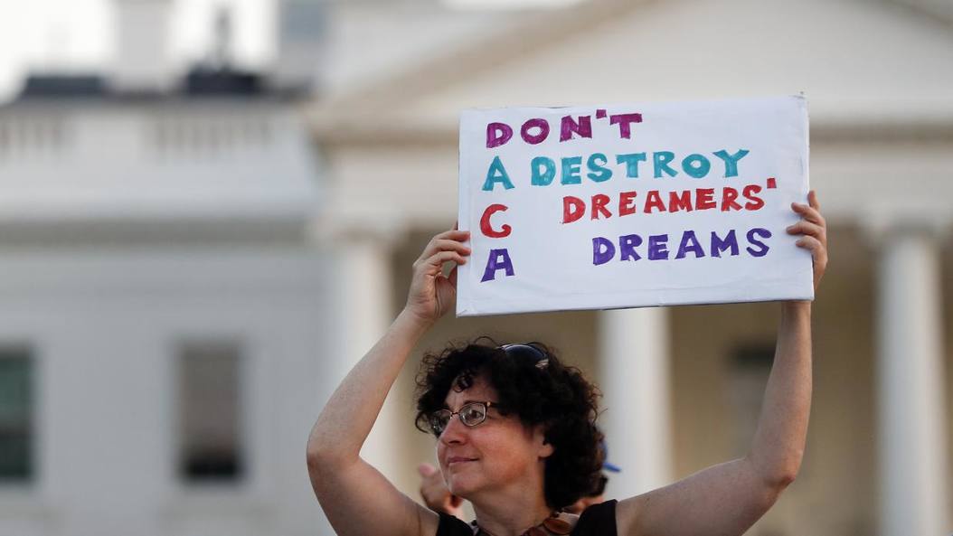 Photo of Derrota de Trump: la Corte Suprema rechazó deportar a los «soñadores»