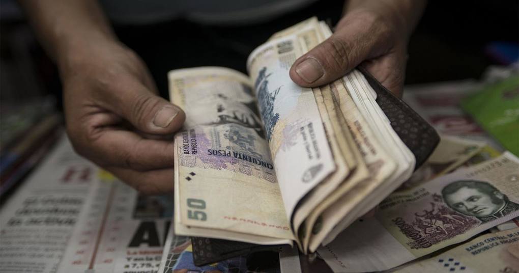 Photo of Advierten que el “inestable esquema financiero” podría derivar en una megadevaluación