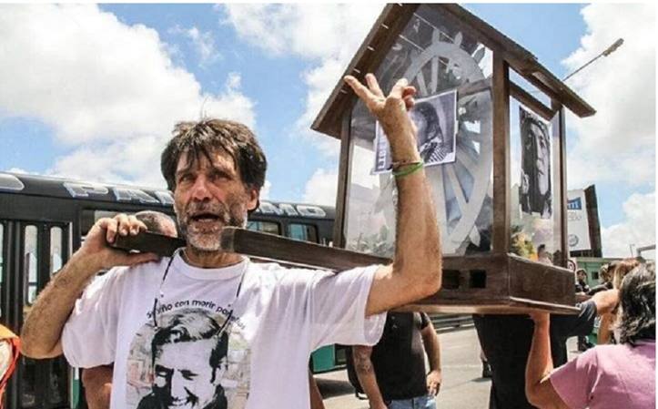 Photo of Carta abierta del padre Paco a Macri: «No compartir con los pobres los propios bienes es robarles»