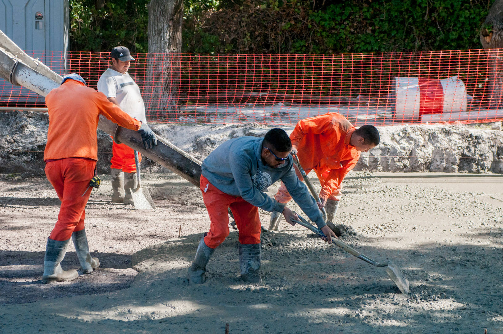 Photo of Andrés Watson supervisó obra de pavimentación en el barrio General San Martín