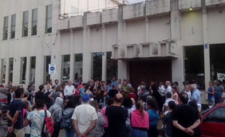 Photo of Desesperado pedido de los vecinos de Luján para que no les corten la luz