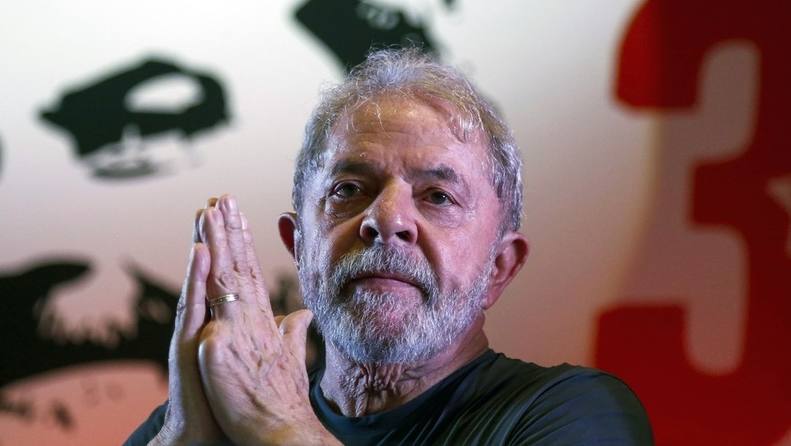 Photo of ¿Brasil a las puertas de una insurrección?: Juez Moro da 24 hs para que Lula se presente a prisión y el PT convocó a una vigilia esta noche