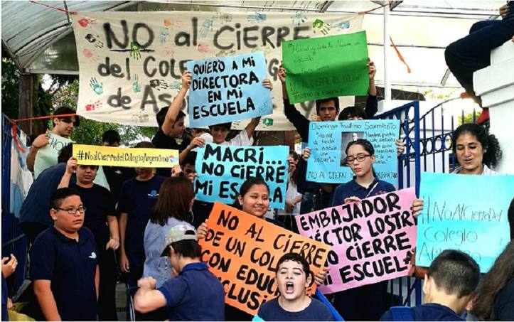 Photo of Macri también cierra escuelas en Paraguay