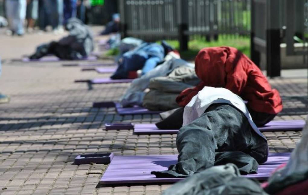 Photo of Denuncian que hay más personas viviendo en la calle que en 2017