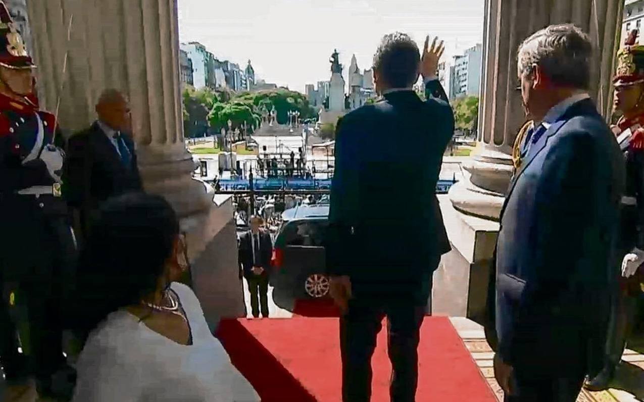 Photo of Encuesta: siete de cada diez argentinos no le creen al Gobierno