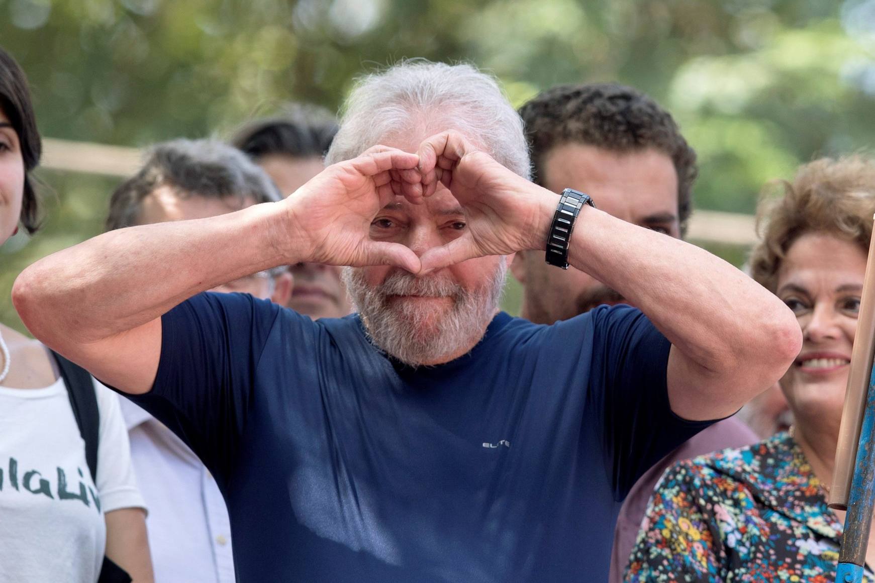 Photo of Más de 250 mil firmas por el Nobel de la Paz para Lula