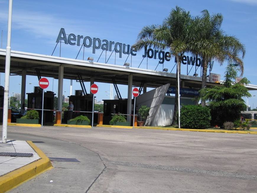 Photo of Plan de desregionalización: Desde el lunes Aeroparque solo operará a Uruguay y cabotaje