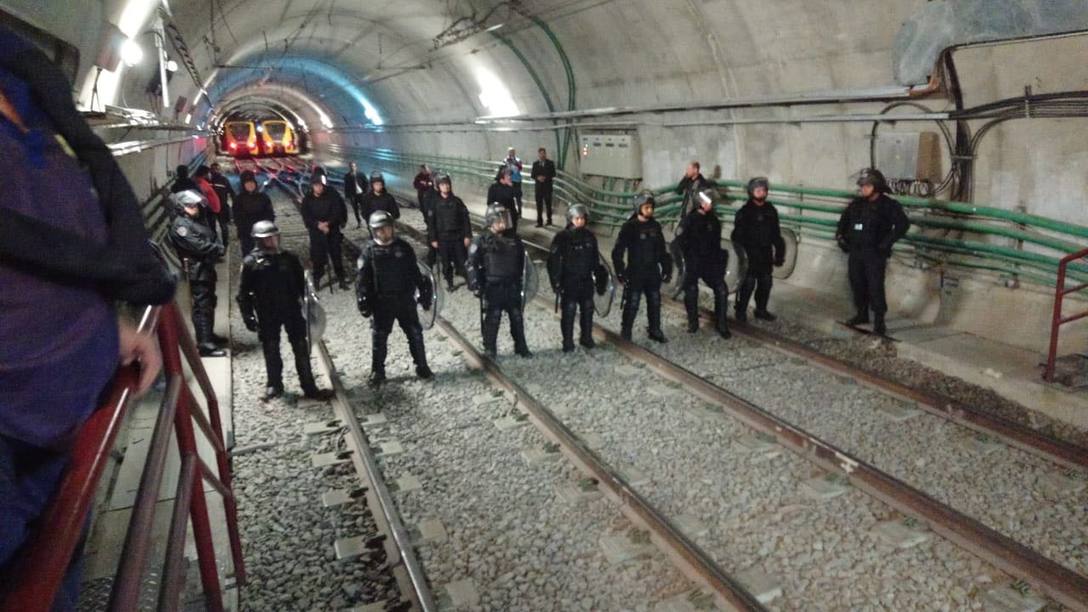 Photo of Video: El macrismo también reprime trabajadores bajo tierra