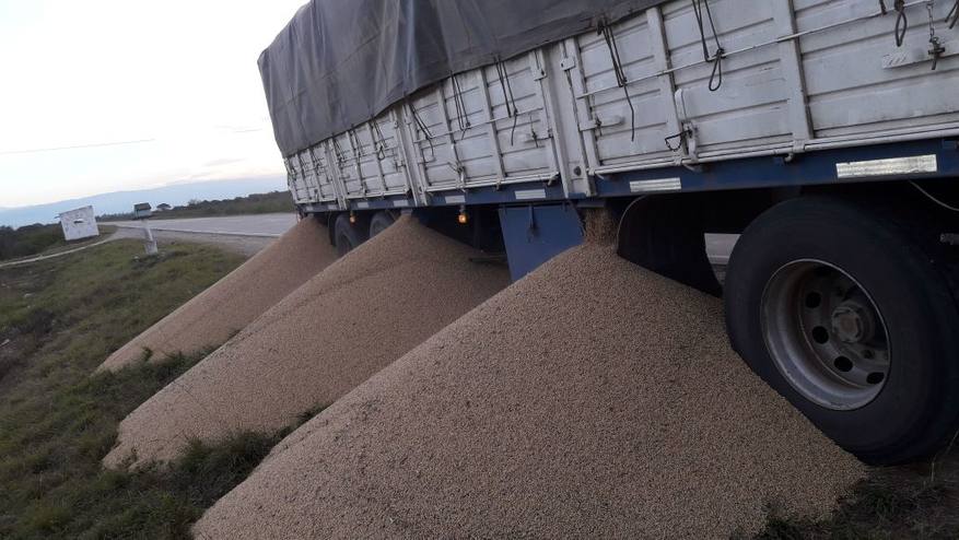 Photo of Salta: camioneros cortan rutas y productores denuncian sabotaje