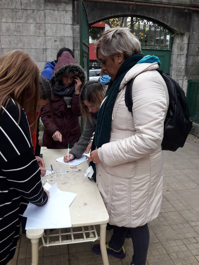 Photo of Tras sufrir ocho amenazas de bomba, el Normal 1 de La Plata sigue esperando respuestas