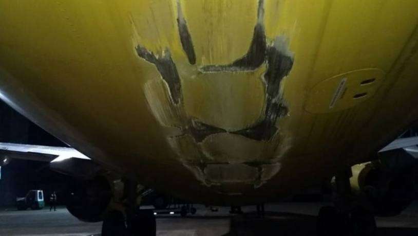 Photo of Un avión de FlyBondi chocó la cola contra la pista: “Es un milagro”