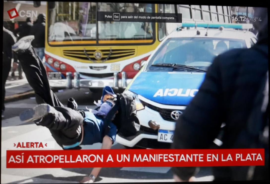 Photo of ATE Buenos Aires convocó a un paro de 24hs tras la represión a trabajadores del Astillero Río Santiago en La Plata