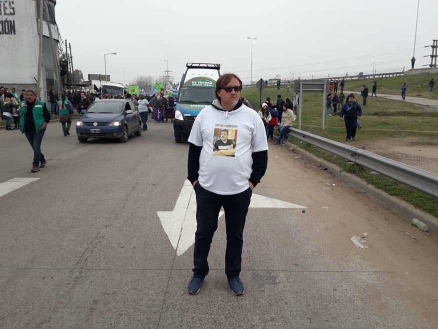 Photo of Diego Rodríguez a IB24 a un mes de la explosión en la Escuela Nº49: «Acá en Moreno no se está viendo ninguna solución»