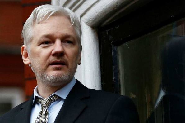 Photo of Julian Assange demandó a la Embajada de Ecuador