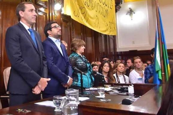 Photo of Se movilizan en La Plata contra “el código represivo de Garro”