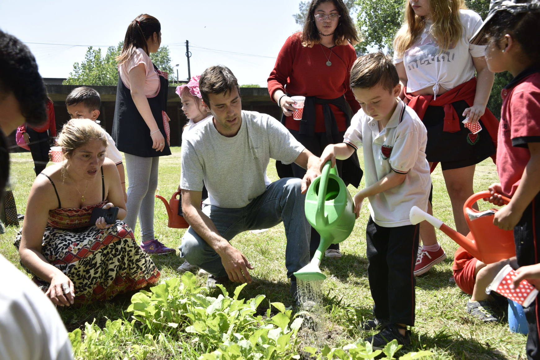 Photo of “Huertas Malvinenses”, una herramienta para la economía y la salud de los vecinos