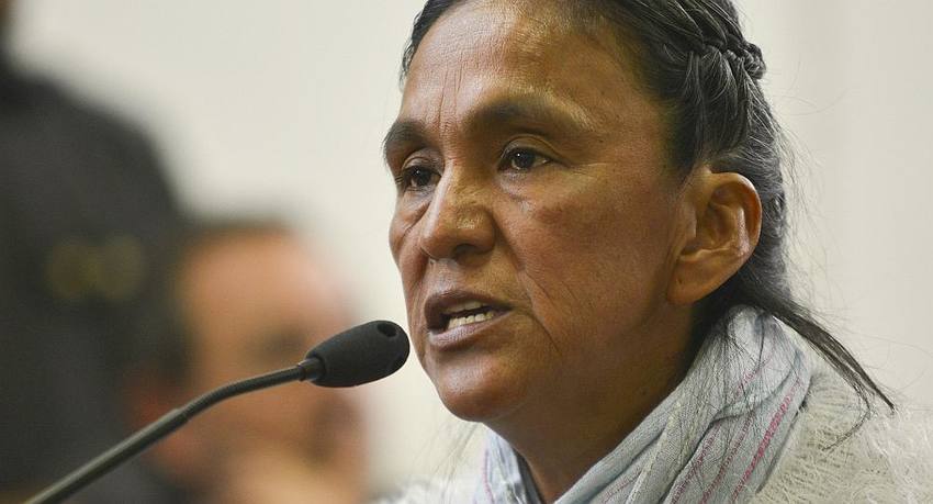 Photo of Milagro Sala condenada a 3 años por daño agravado