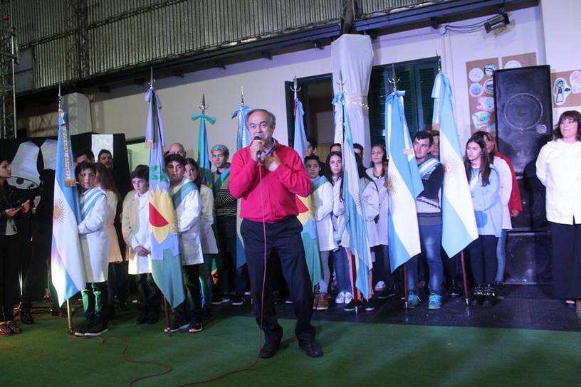 Photo of Tapalqué: el intendente Cocconi, en el centenario de la Escuela 28