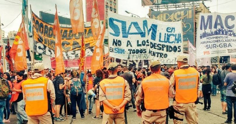 Photo of Los despedidos de SIAM marchan hoy al Ministerio de Trabajo de La Plata