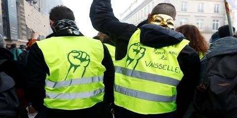 Photo of Francia: los chalecos amarillos continúan la lucha