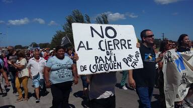 Photo of Quequén: vecinos y organizaciones sociales marcharon por la continuidad del PAMI