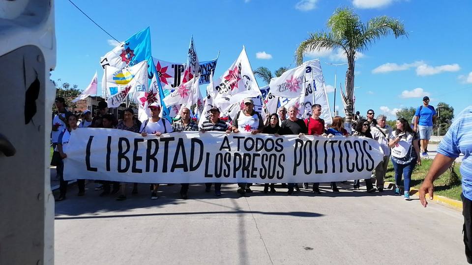 Photo of Imponente marcha al penal de Ezeiza por la libertad de los presos políticos