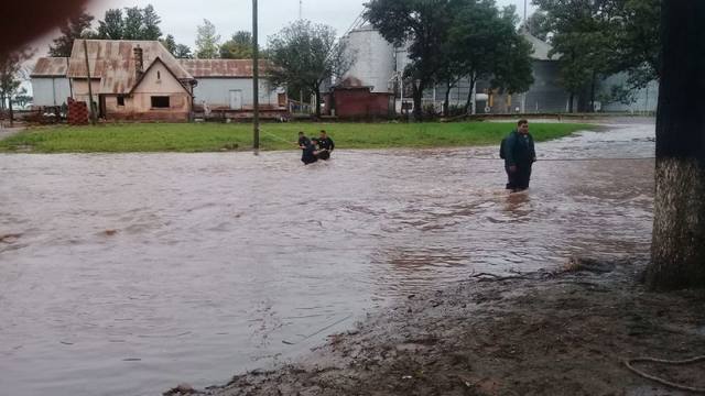 Photo of Inundaciones en Salta: los vecinos, rehenes de las faltas de infraestructura