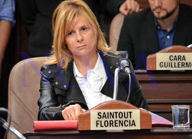 Photo of Florencia Saintout: «Cambiemos cuenta un país, una provincia y una ciudad que no existen»