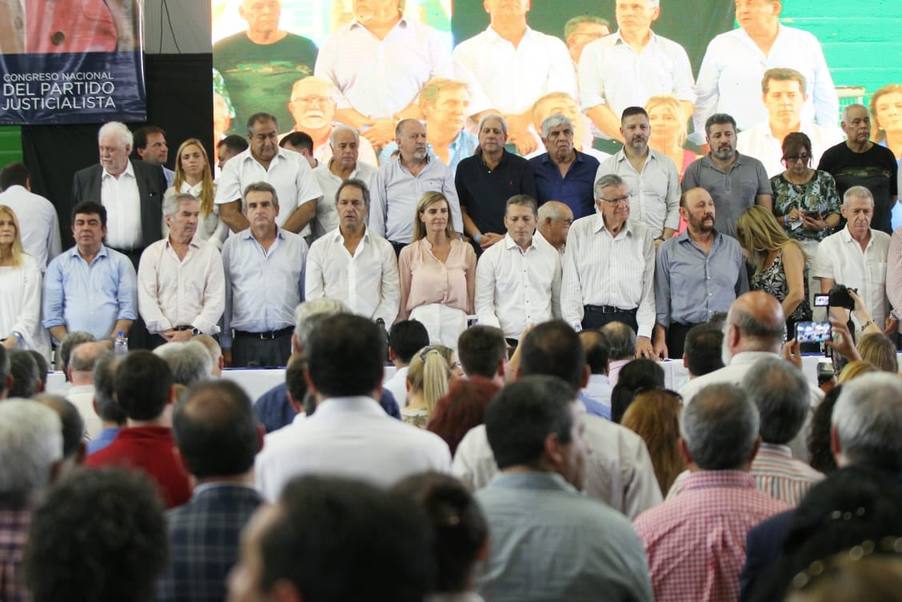 Photo of Vallejos en el Congreso del PJ: «El 11 de diciembre tenemos un gran trabajo porque este gobierno va a dejar tierra arrasada»