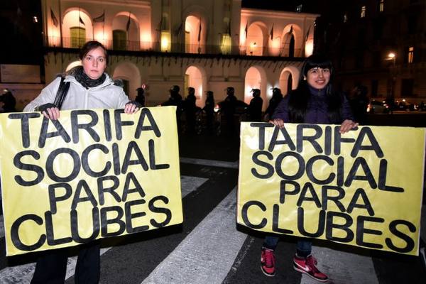 Photo of Clubes de barrio realizaron un apagón para exigir subsidios