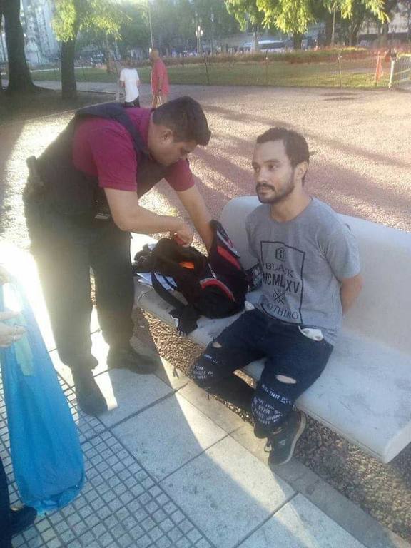 Photo of Nuevo atropello de la policía de Larreta: golpean a periodista que filmaba un desalojo
