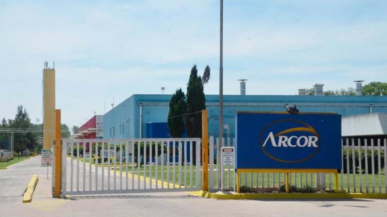 Photo of Crisis en la industria: Arcor adelantó las vacaciones de 400 trabajadores