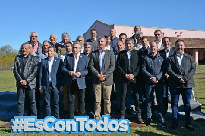 Photo of Qué le dijo Alberto Fernández a los intendentes en su encuentro en Areco