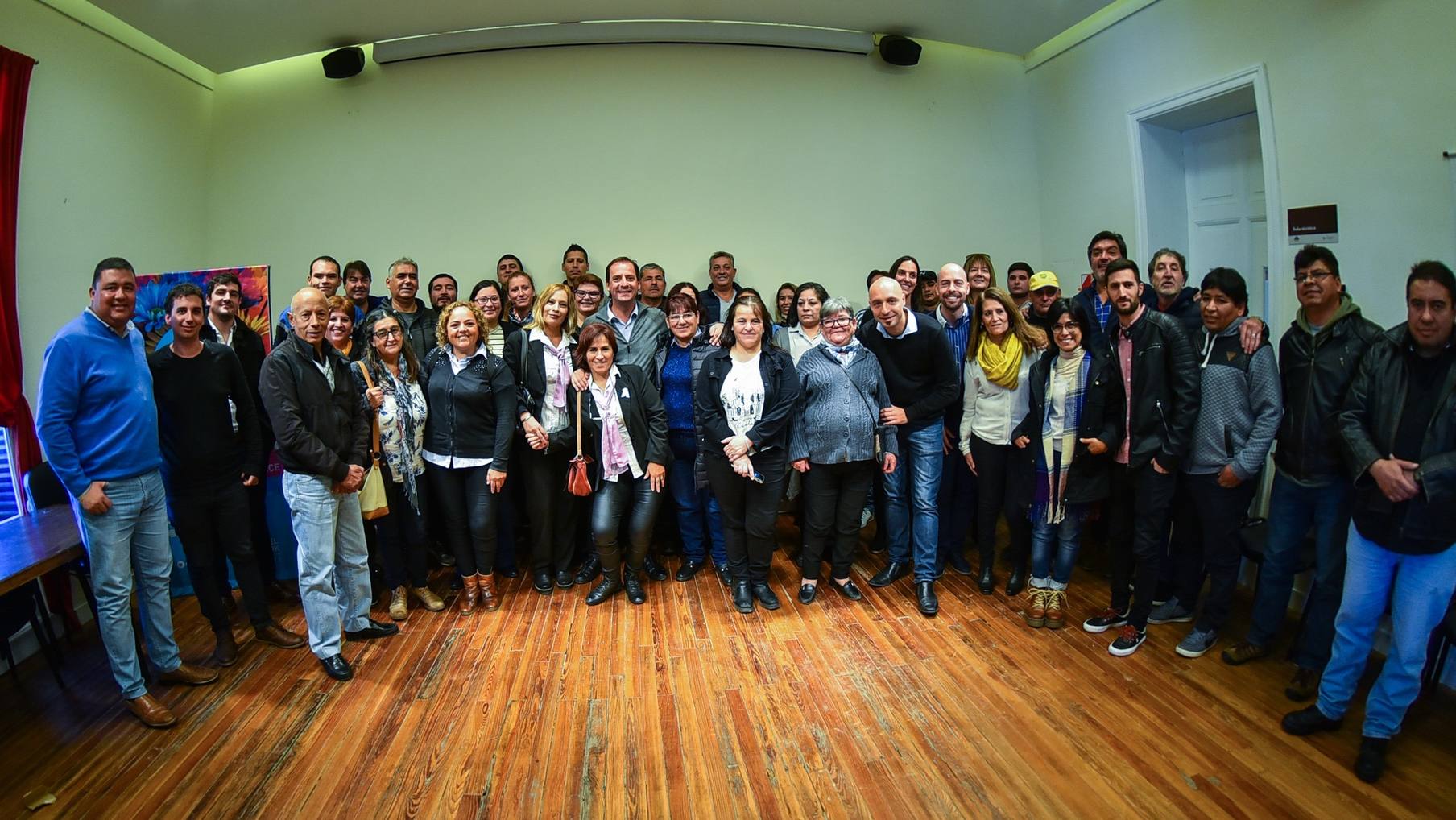 Photo of Empleo público: el intendente Ariel Sujarchuk anunció la recategorización de 40 trabajadores municipales