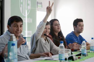 Photo of Vallejos en Neuquén: «El 10 de diciembre empieza una nueva etapa en la Argentina»