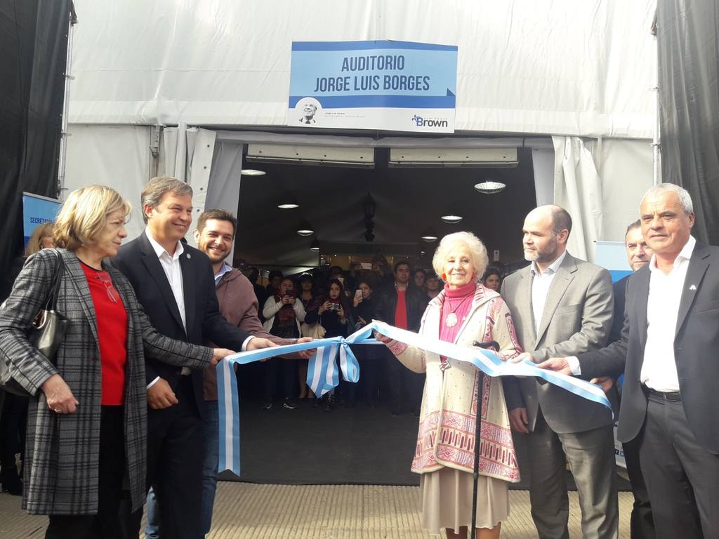 Photo of Estela acompañó a Cascallares en la apertura de la Feria del Libro de Almirante Brown 