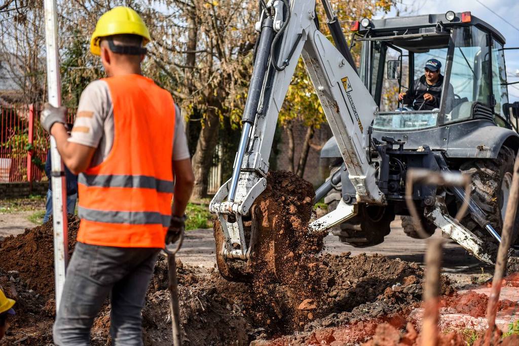 Photo of Histórico: con fondos propios, la Municipalidad de Escobar comenzó a construir cloacas en el Barrio Lambertuchi