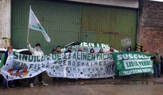 Photo of A dos semanas del cierre, los trabajadores sostienen la ocupación de la fábrica de Mielcitas