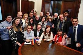 Photo of Reunión del bloque Parlasur y legisladores del FPV PJ con Cristina Fernández de Kirchner