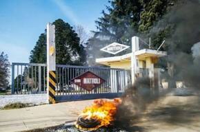 Photo of Tras 45 años, cerró una autopartista y dejó en la calle a 36 trabajadores