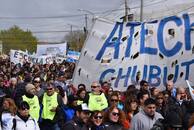 Photo of Chubut: sigue paro docente, marcha y protesta rutas 3 y 26