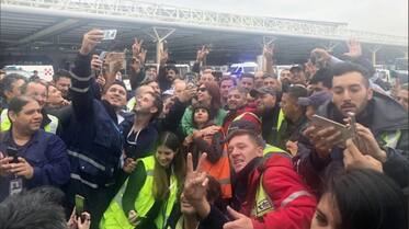 Photo of Así recibieron los trabajadores a Cristina Kirchner en Ezeiza