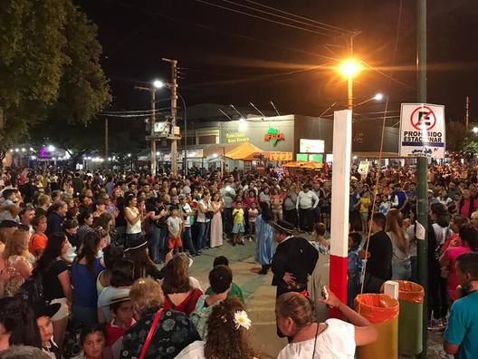 Photo of Miles de argentinos explotados en los festivales folclóricos