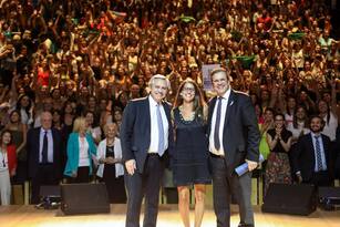 Photo of El Presidente asistió a la apertura de «Nosotras movemos el mundo»